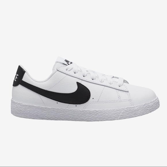 Nike Blazer Low Women’s Sneakers - Picture 7 of 9